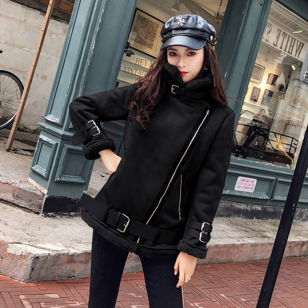 Jelenlegi női kabát pehellyel és övvel három színben