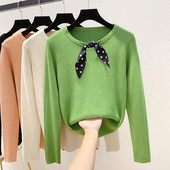 Μοντέρνα γυναικεία μπλούζα με κεντήματα σε τέσσερα χρώματα