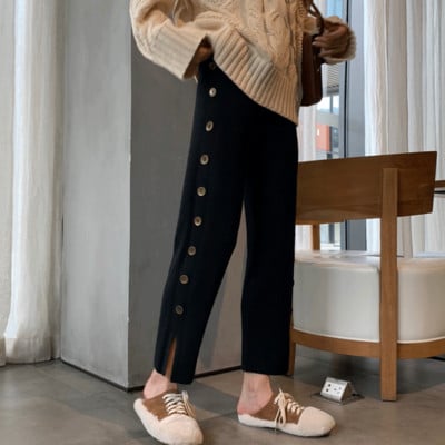 Ежедневен дамски панталон в два цвята с копчета - прав модел