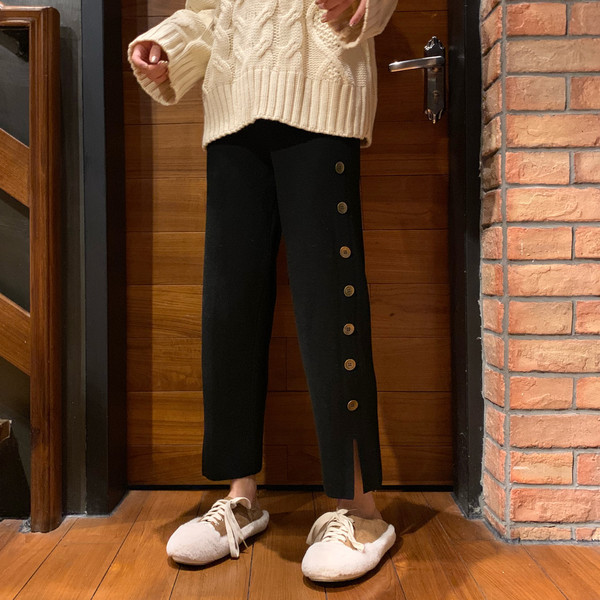 Pantaloni casual dama in doua culori cu nasturi - model drept