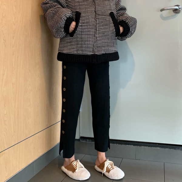 Pantaloni casual dama in doua culori cu nasturi - model drept