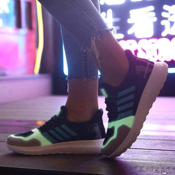 Alkalmi női tornacipő vastag talppal, két színben