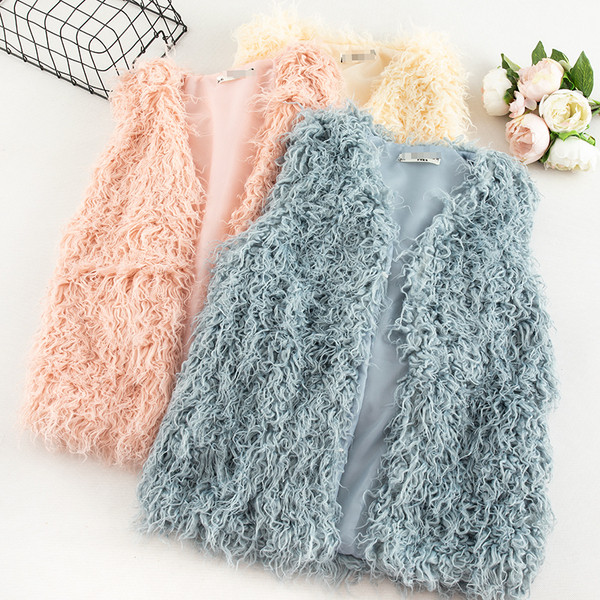 Μοντέρνο γυναικείο γιλέκο με V-λαιμόκοψη σε τέσσερα χρώματα