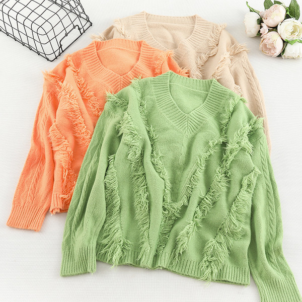 Női pulóver négy színben V-nyakkal