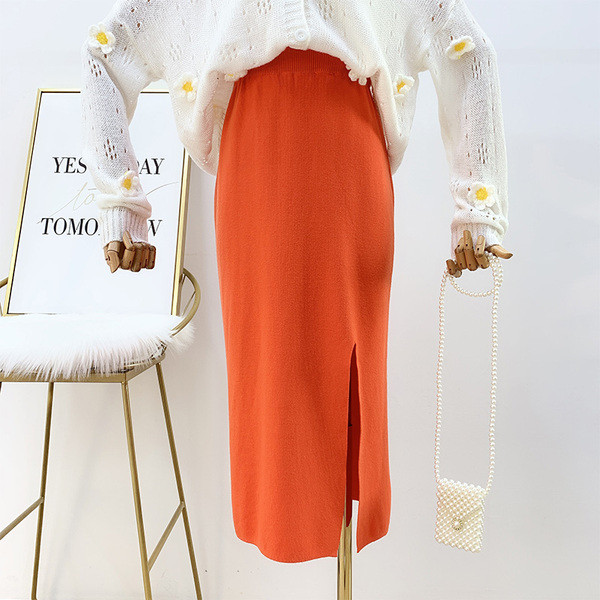 Fusta de dama moderna cu crapa si talie inalta