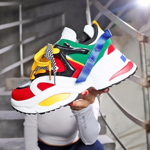 Új modern női tornacipő durva talppal több színben