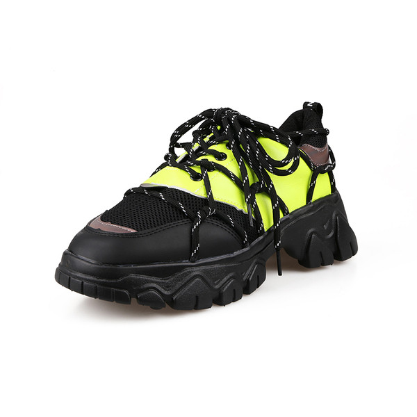 Fekete és sárga fűzős női tornacipő új modellje