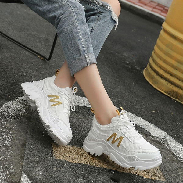 Adidași sport și casual de damă cu talpă aspră în alb și negru