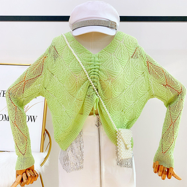 Γυναικεία πλεκτή μπλούζα με λαιμόκοψη