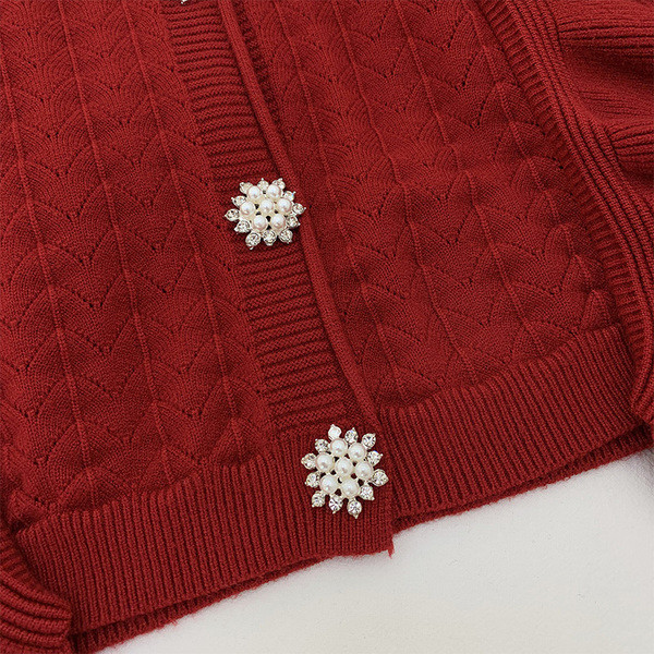 Pulover de dama cu decolteu spitz si pietre de decor in patru culori