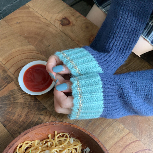 Női kötött rövid blúz, két színben