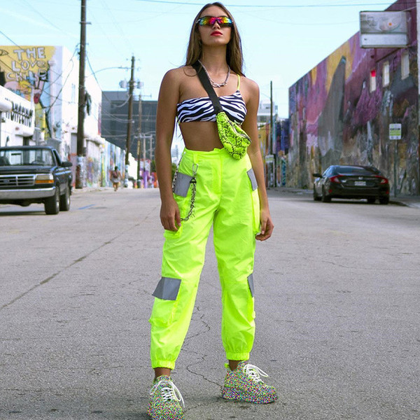 Modern női nadrág magas derékkal, sárga zsebbel