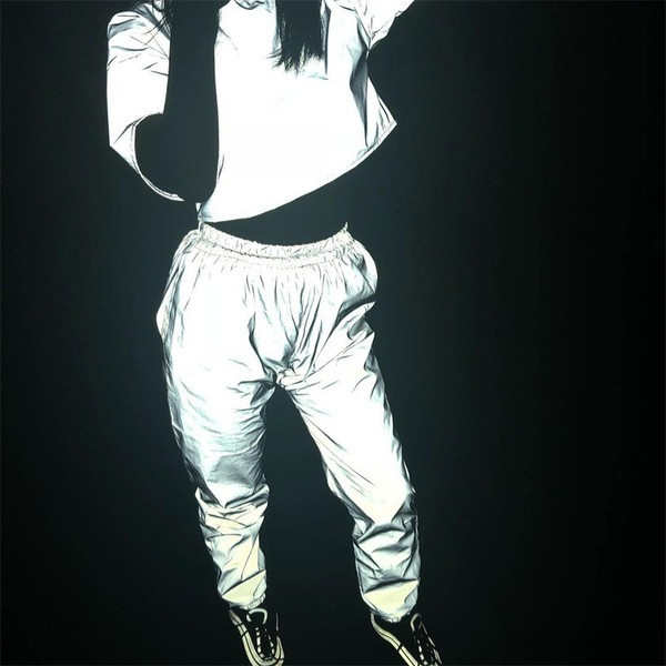 Modern női nadrág magas derékkal, ezüst színben