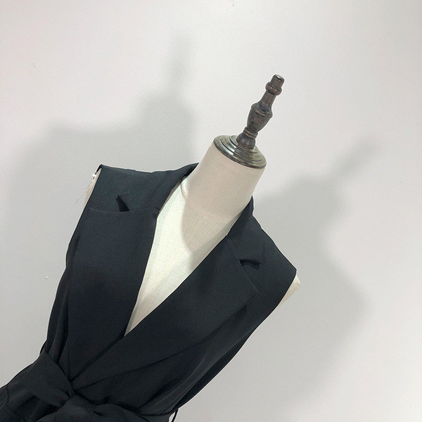 Női elegáns mellény fekete színben, rögzítés nélkül