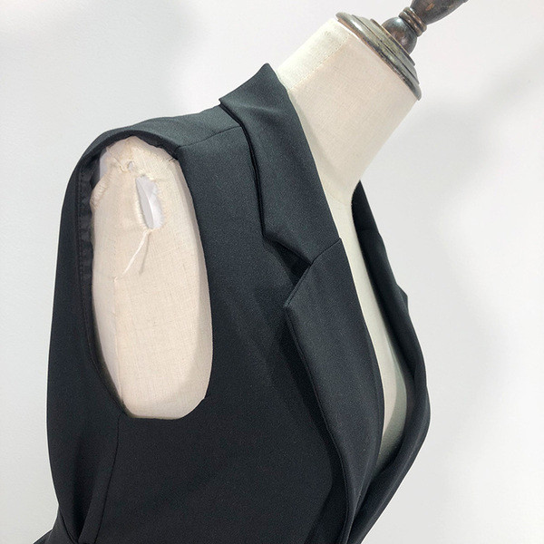 Női elegáns mellény fekete színben, rögzítés nélkül