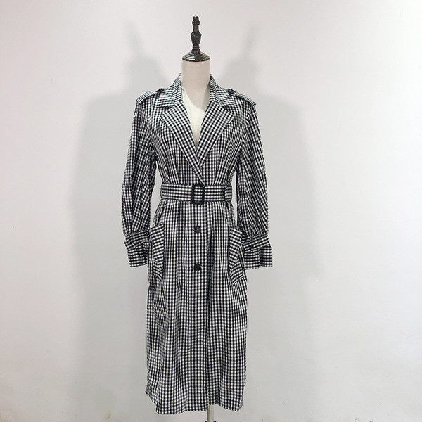 Hosszú kockás ruha zsebekkel és övvel