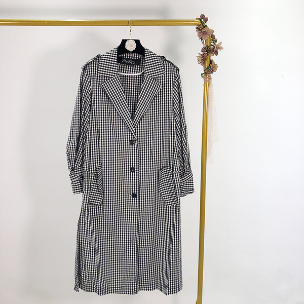 Hosszú kockás ruha zsebekkel és övvel