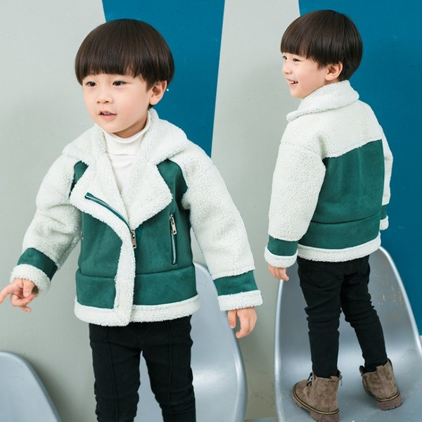 Modern, zöld színű gyerekkabát fiúknak