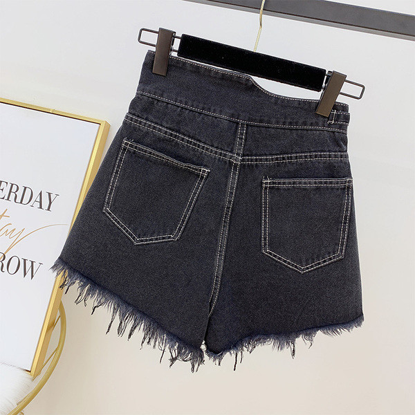 Blugi scurti de dama cu curea de culoare neagra