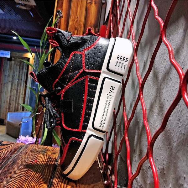 Modern női tornacipő magas talppal, két színben