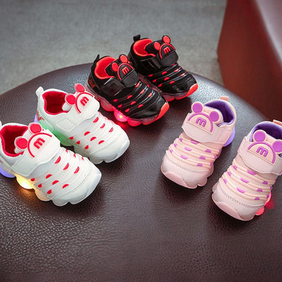 Παιδικά παπούτσια με φώτα και λουράκια βελκρό σε διάφορα χρώματα