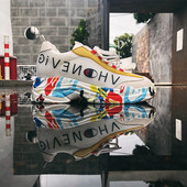 Aktuális női színes tornacipő felirattal