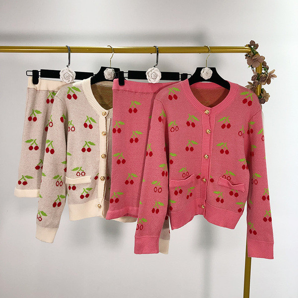 Set de vestă și fustă tricotat pentru femei