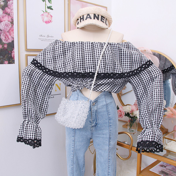 Modern női kockás ing csónakos nyakkivágással, kék, piros és fekete színekben