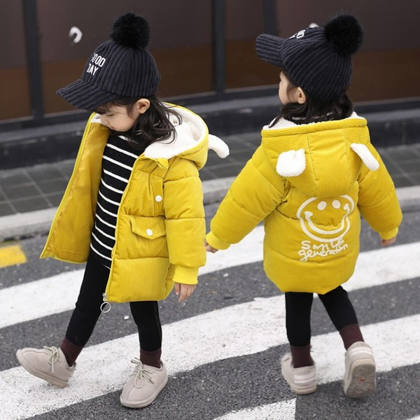 Geaca pentru copii moderna pentru fete in patru culori cu aplicatie si element 3D