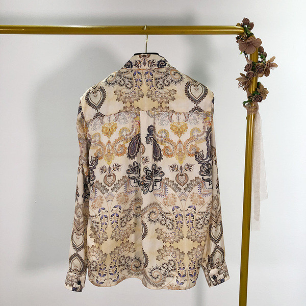 Női ing klasszikus modell színes mintával