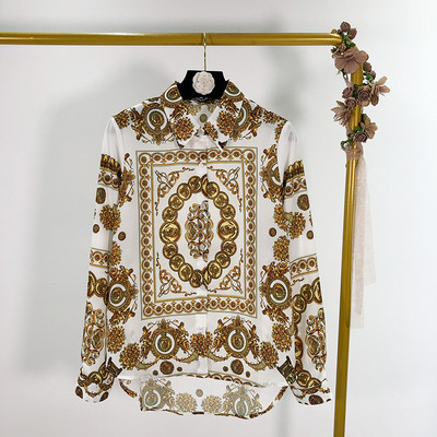 Női ing fehér és fekete színben, színes mintával - klasszikus modell