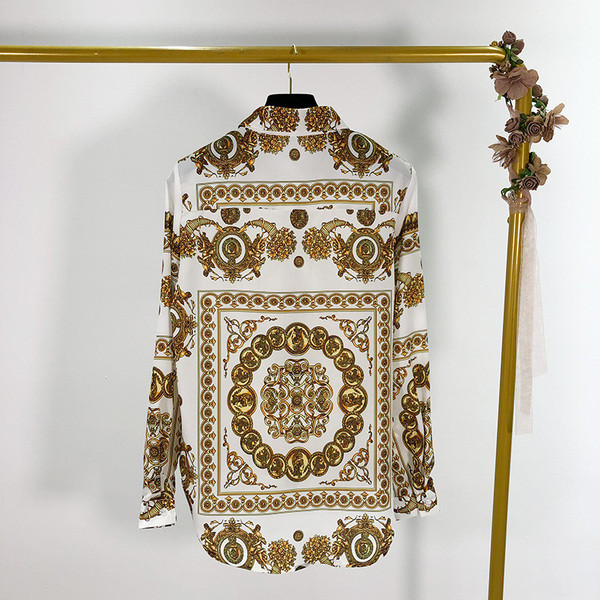 Női ing fehér és fekete színben, színes mintával - klasszikus modell