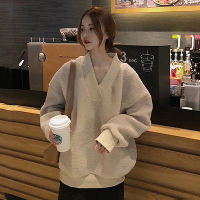 Női blúz széles modell spitz nyakkivágással, két színben rózsaszín és bézs