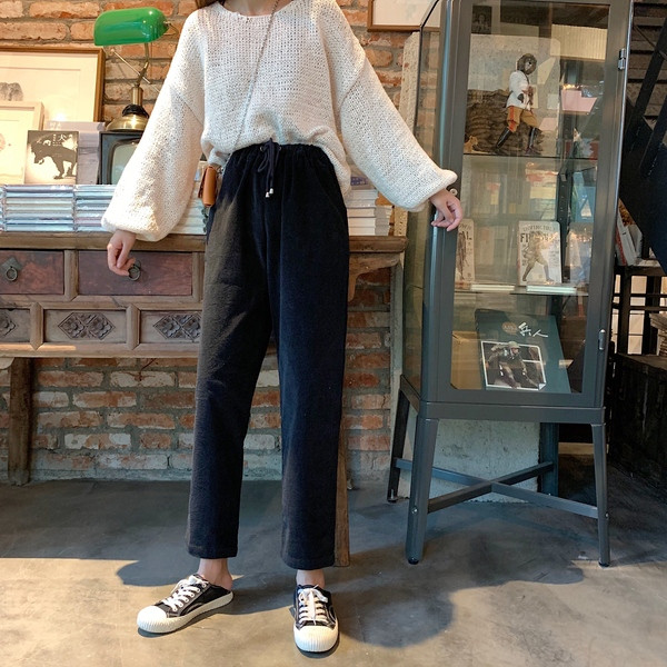 Női sportnadrág két színben, gumis derékkal, zsebekkel