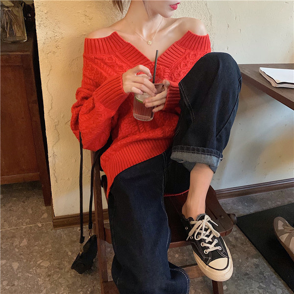 Aktuális női kötött blúz két színben, csupasz váll