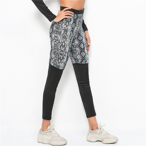 Női sport leggings magas derékkal, állatmintával fekete színben