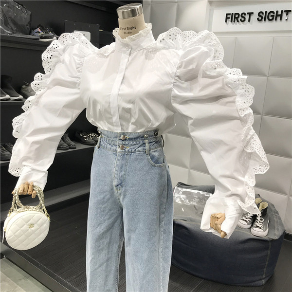 Modern női ing fekete-fehér csipkével