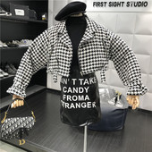 Női kockás kabát rövid modell két színben