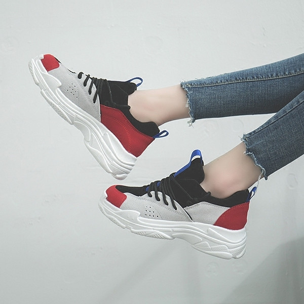 Γυναικεία αθλητικά πάνινα παπούτσια με στοιχείο - βελούδο σε δύο χρώματα