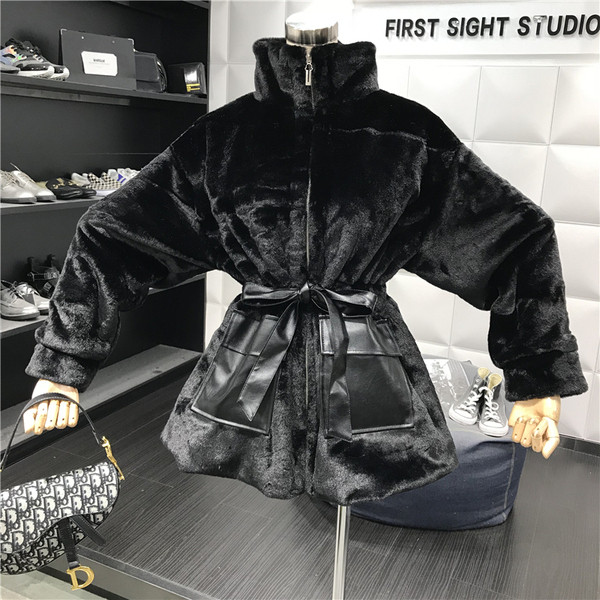 Jachetă de puf de damă modernă cu curea în negru și maro