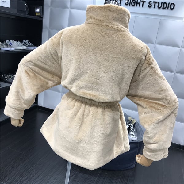 Jachetă de puf de damă modernă cu curea în negru și maro