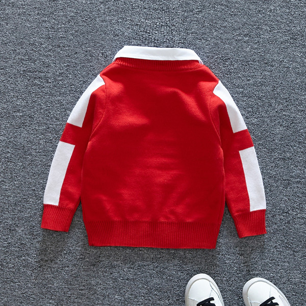 Παιδικό πουλόβερ για αγόρια σε κόκκινο χρώμα με κλασικό γιακά