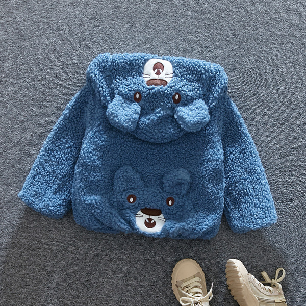 Μοντέρνο παιδικό μπουφάν σε δύο χρώματα, με κεντήματα και ένα τρισδιάστατο στοιχείο