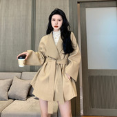 Есенно дамско палто с колан в два цвята