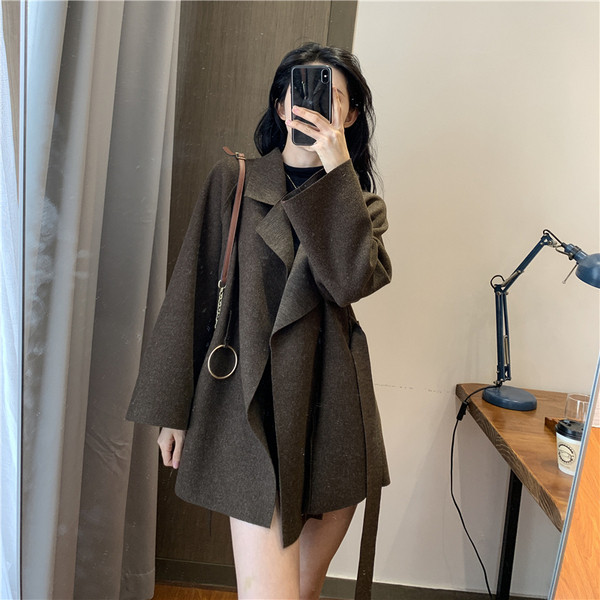 Есенно дамско палто с колан в два цвята