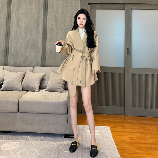 Есенно дамско палто с колан в два цвята