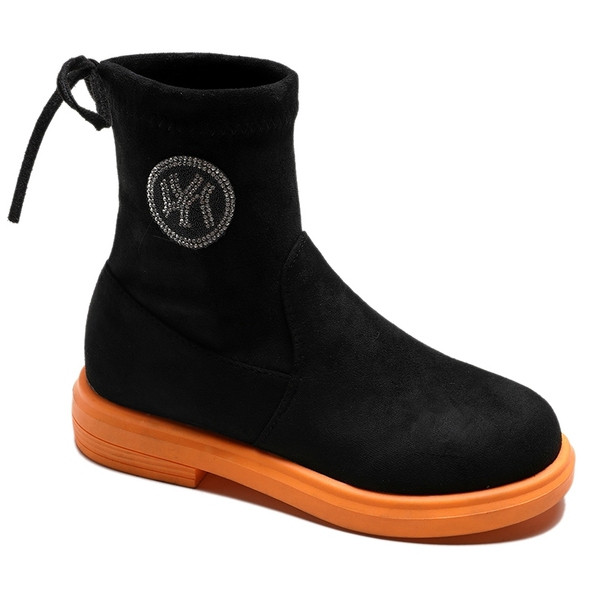 Stílusos női csizma színes talppal, fekete színben