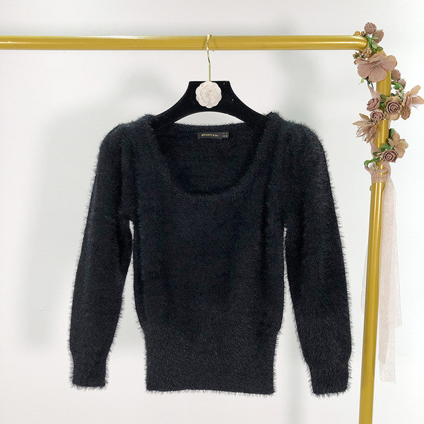 Vastag női blúz ovális nyakkivágással és hosszú ujjú kék és fekete színben