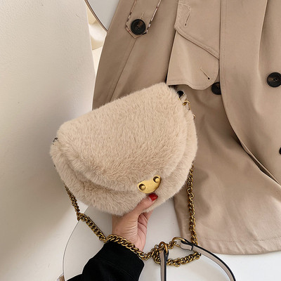 ÚJ modell női táska pehely és fém lánccal több színben