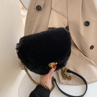 ÚJ modell női táska pehely és fém lánccal több színben